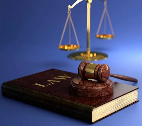 بهترین وکیل سعادت آباد